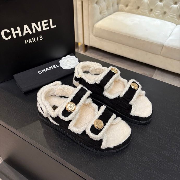 Сандалии женские