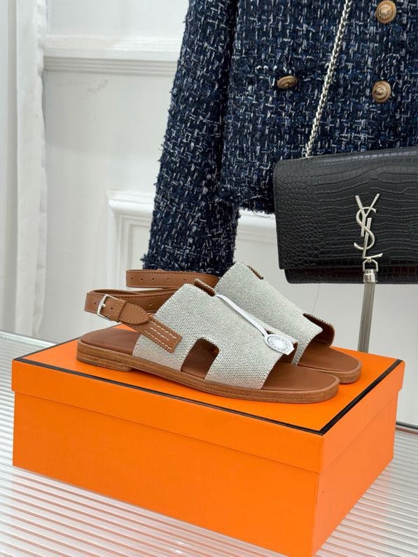 Сандалии женские