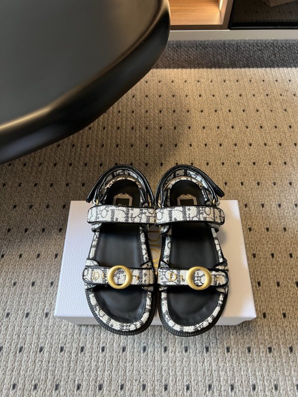 Sandals women's