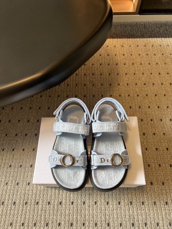 Sandals women's