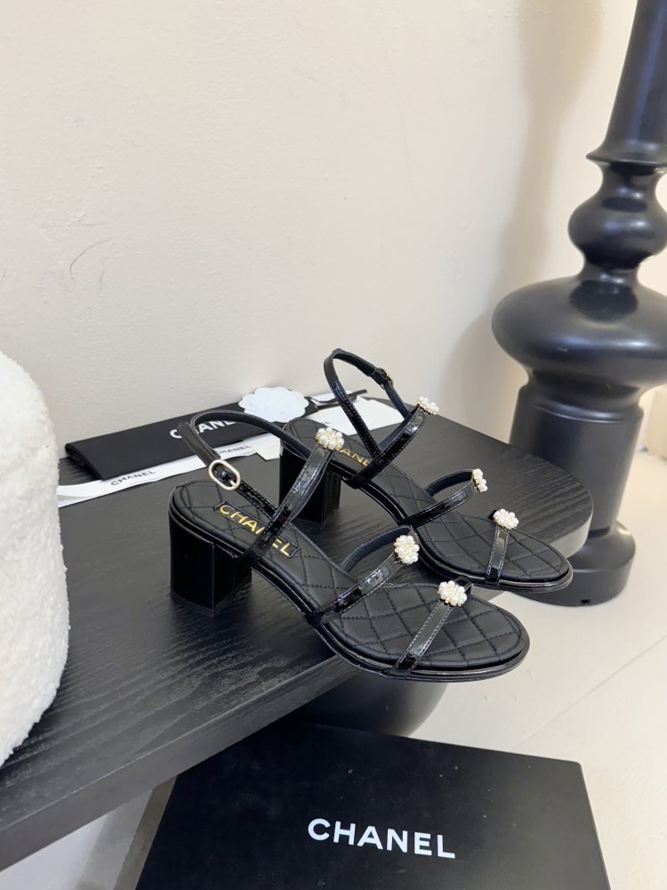 Сандалии женские фото 2