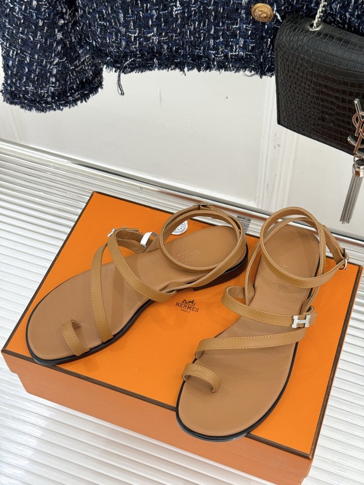 Сандалии женские фото 2