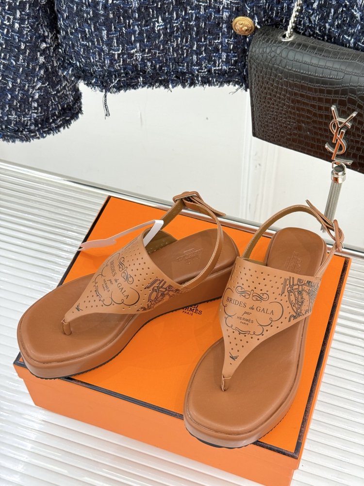 Сандалии женские фото 2