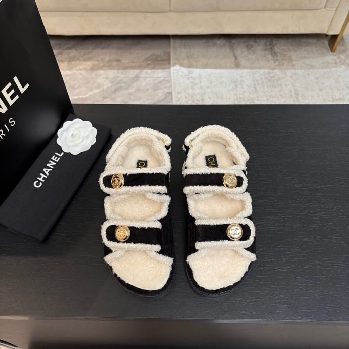 Сандалии женские фото 2