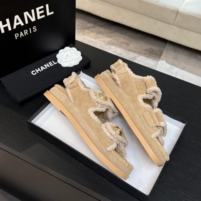 Сандалі жіночі фото 2