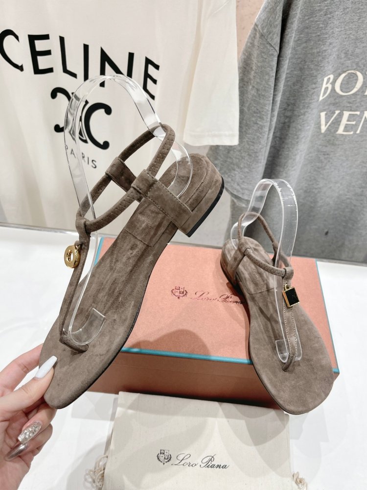 Сандалии женские фото 3