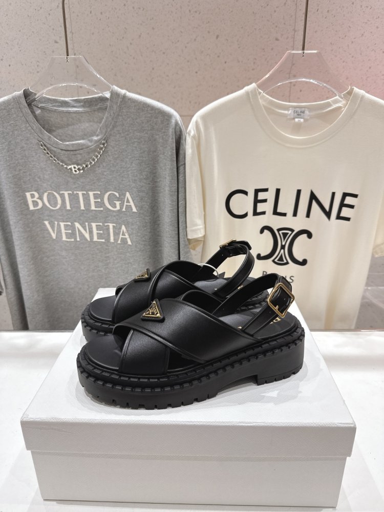 Сандалі жіночі фото 4