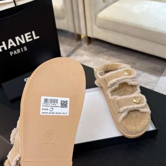 Сандалі жіночі фото 4