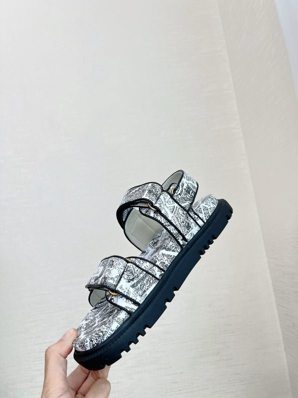 Сандалии женские фото 5