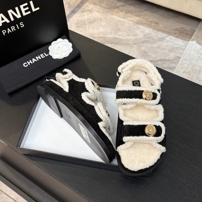 Сандалии женские фото 5