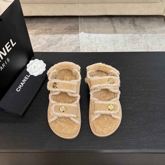 Сандалі жіночі фото 5