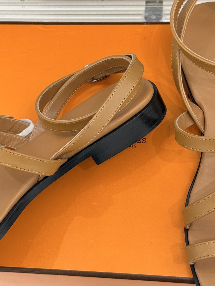 Сандалии женские фото 6