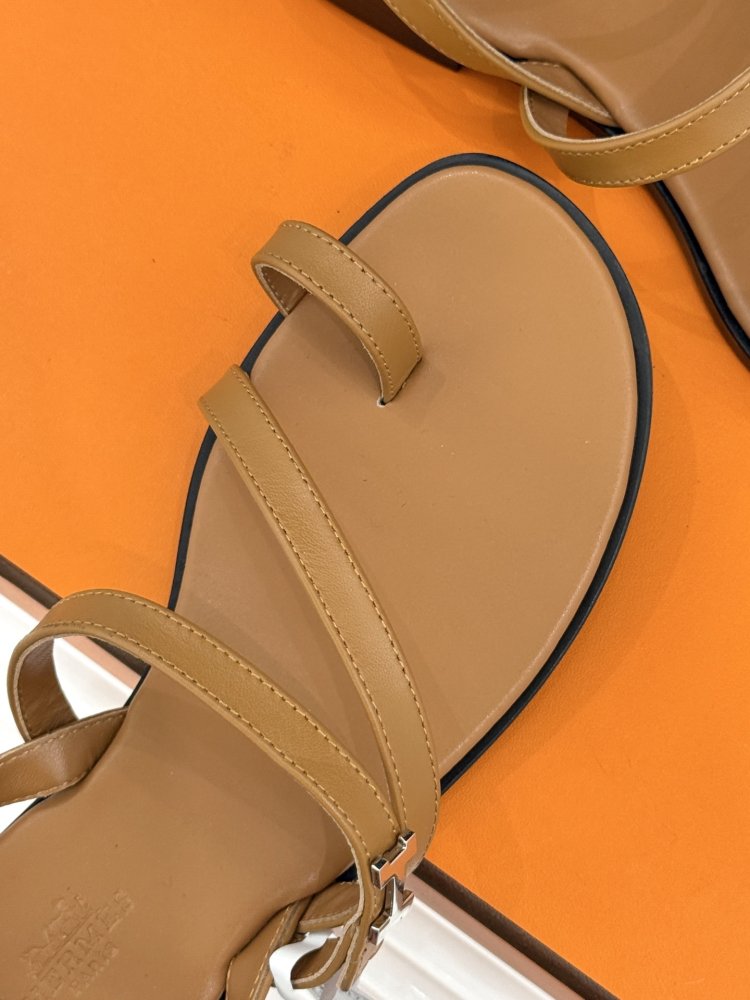 Сандалии женские фото 7