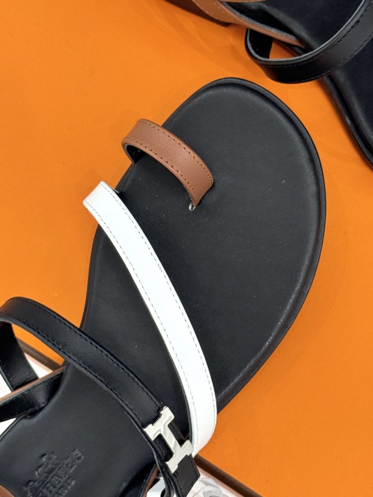 Сандалии женские фото 7