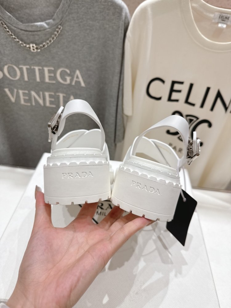 Сандалии женские фото 7