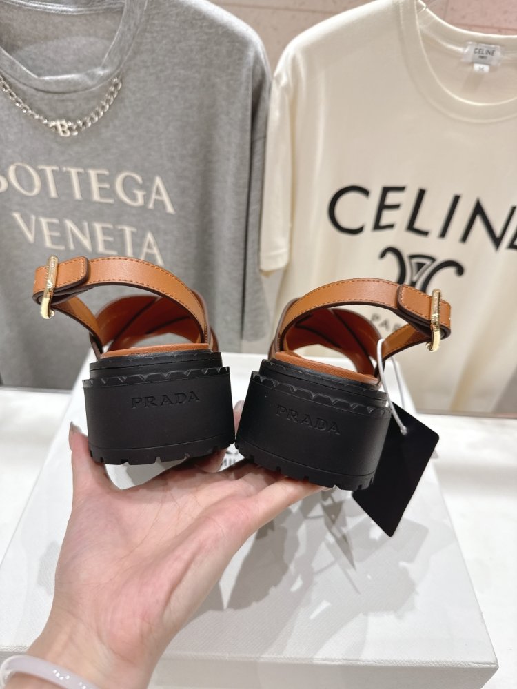 Сандалии женские фото 8