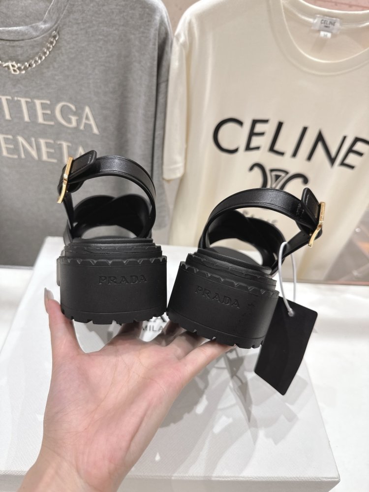 Сандалии женские фото 8