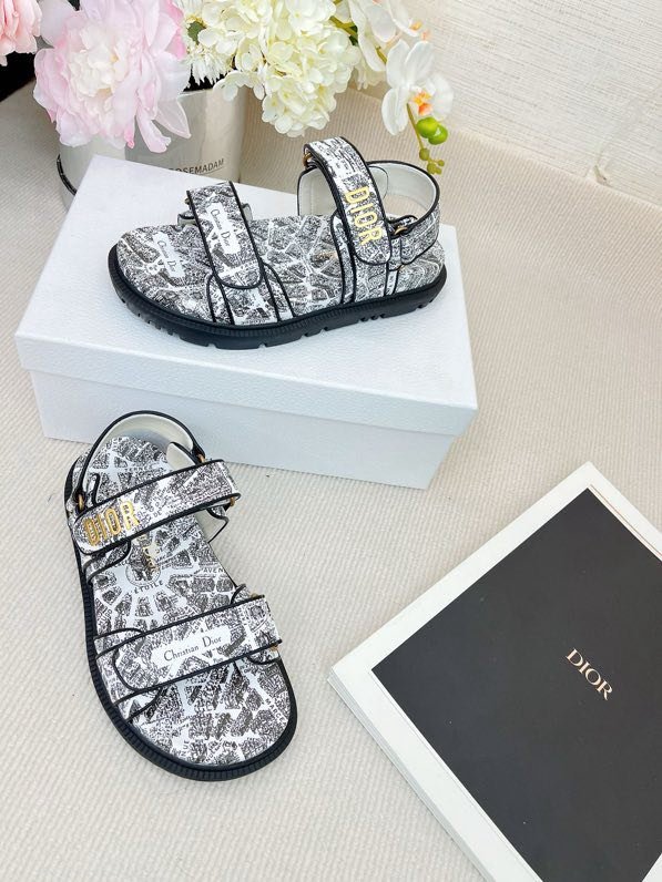 Сандалии женские фото 8