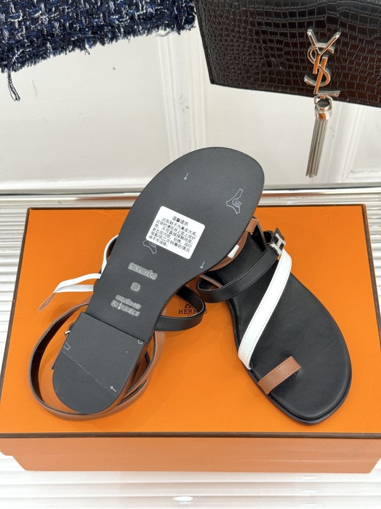 Сандалии женские фото 9