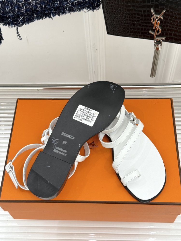 Сандалии женские фото 9