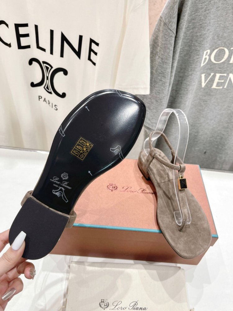 Сандалии женские фото 9