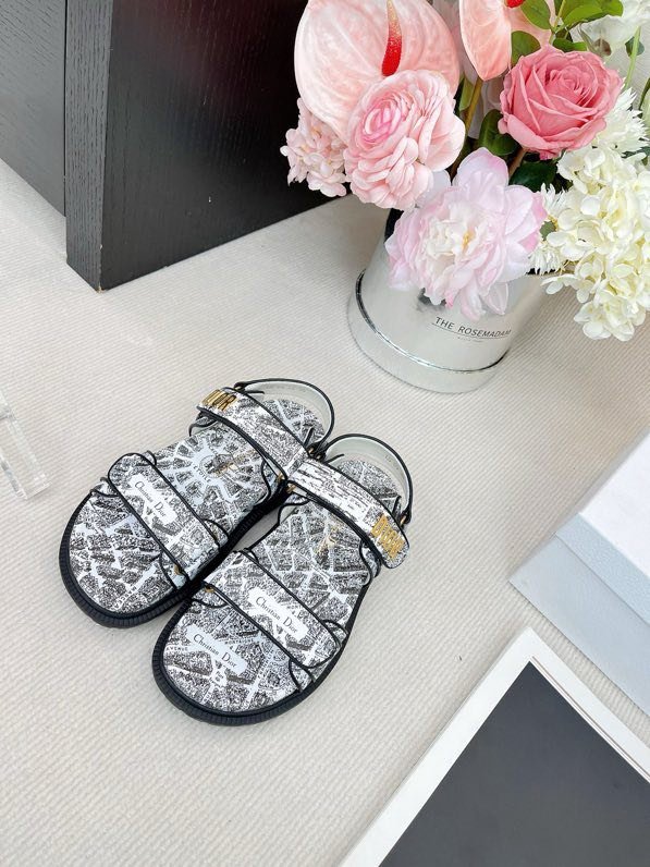 Сандалии женские фото 9