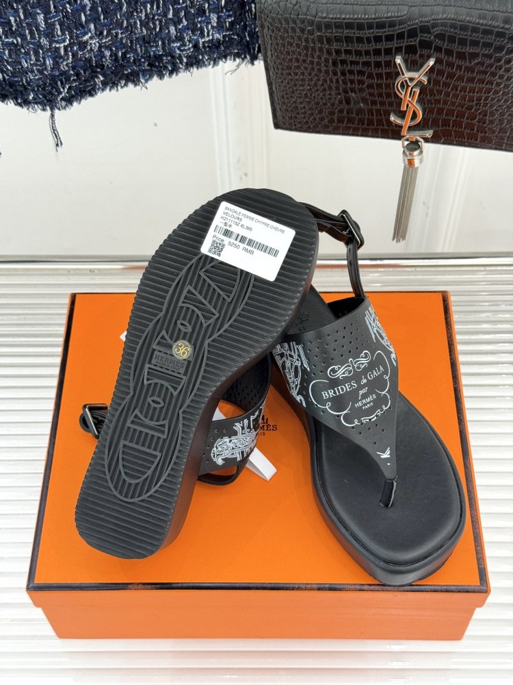 Сандалии женские фото 9