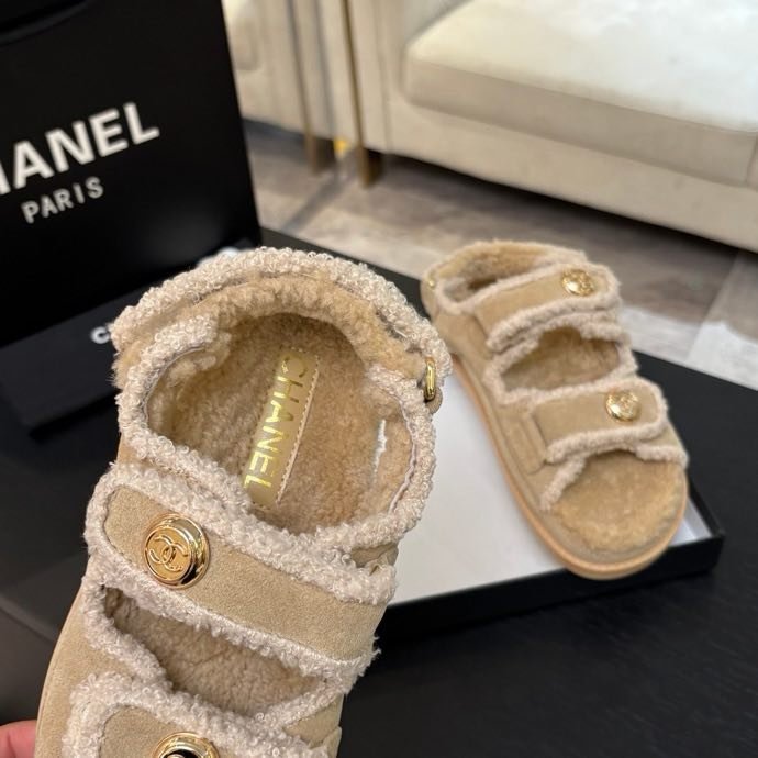 Сандалі жіночі фото 9