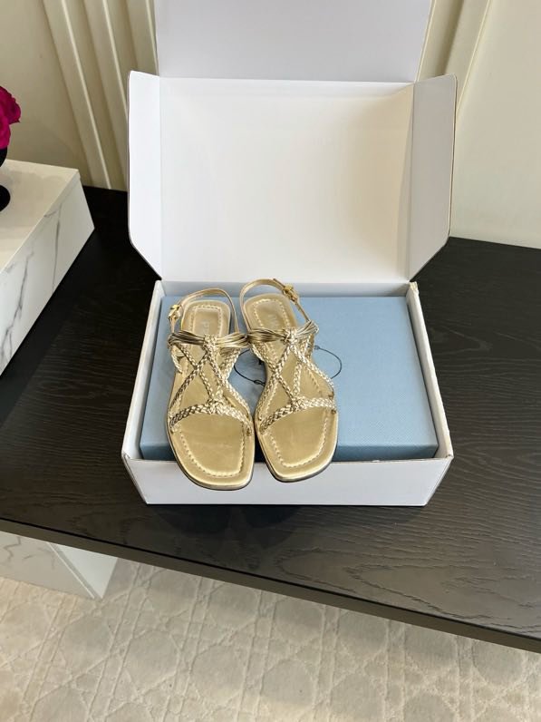 Сандалии