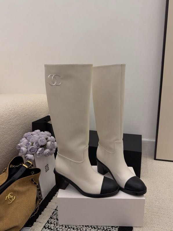 Сапоги белые кожаные женские