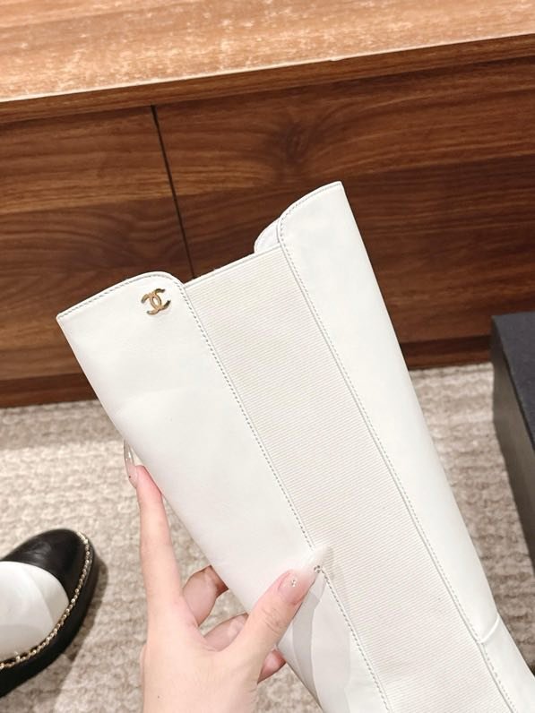 Сапоги Chanel с цепочкой на толстом каблуке фото 4