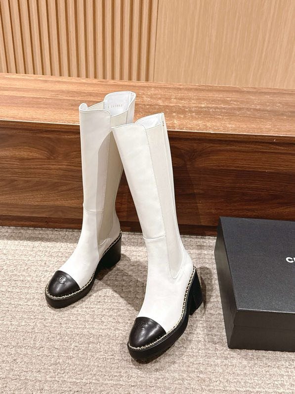 Сапоги Chanel с цепочкой на толстом каблуке фото 8