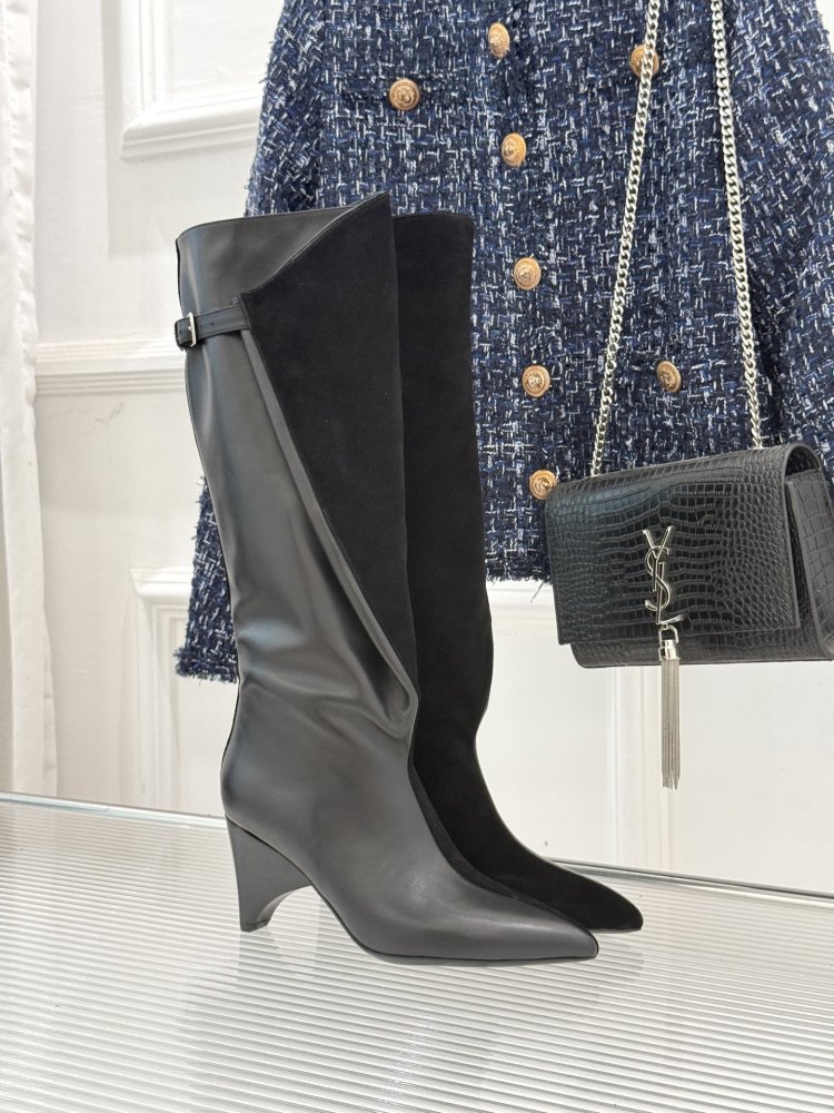 Сапоги кожаные на каблуке с острым носком