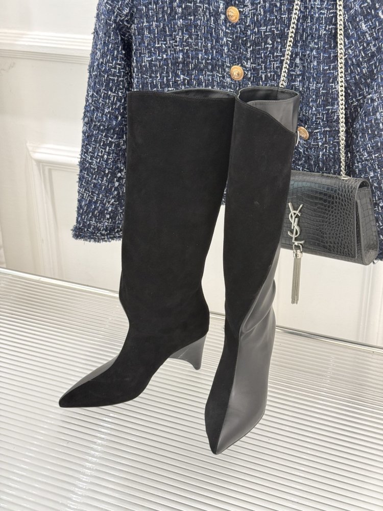 Сапоги кожаные на каблуке с острым носком фото 2