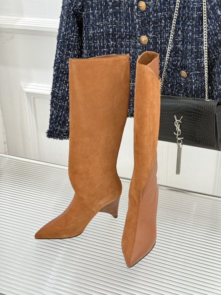 Сапоги кожаные на каблуке с острым носком фото 2