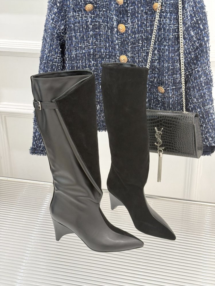 Сапоги кожаные на каблуке с острым носком фото 3