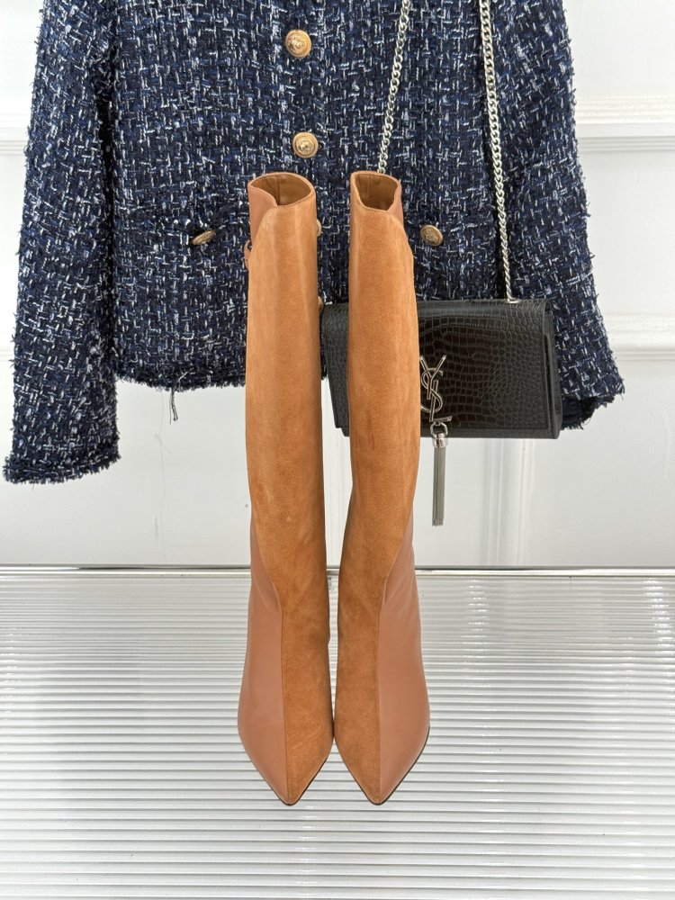 Сапоги кожаные на каблуке с острым носком фото 4