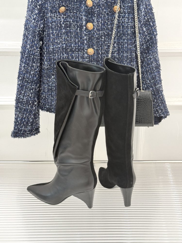 Сапоги кожаные на каблуке с острым носком фото 6