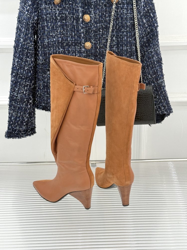 Сапоги кожаные на каблуке с острым носком фото 6