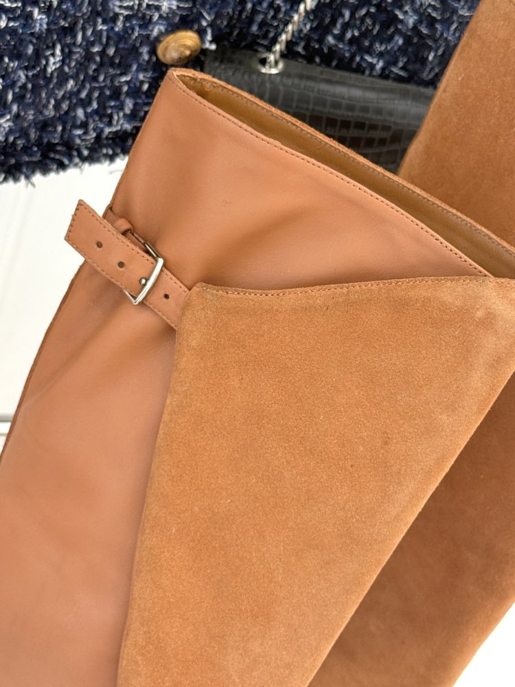 Сапоги кожаные на каблуке с острым носком фото 9