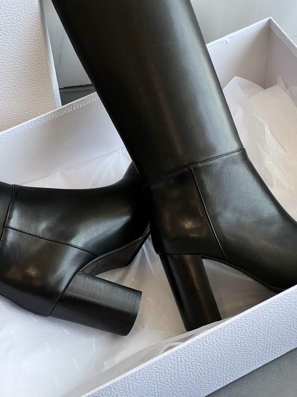 Сапоги кожаные на массивном каблуке фото 8