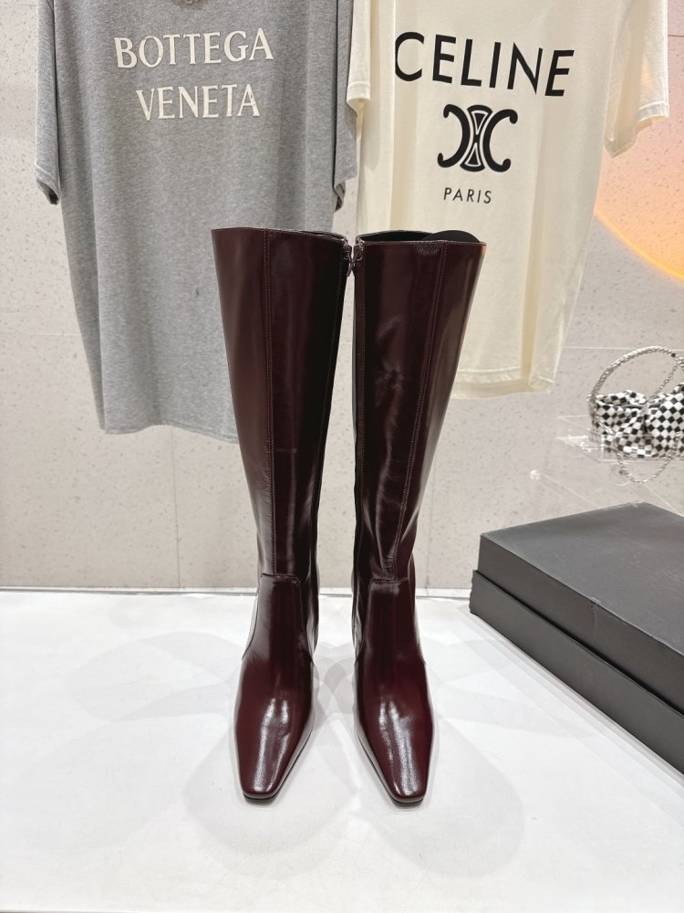 Сапоги кожаные на высоком каблуке