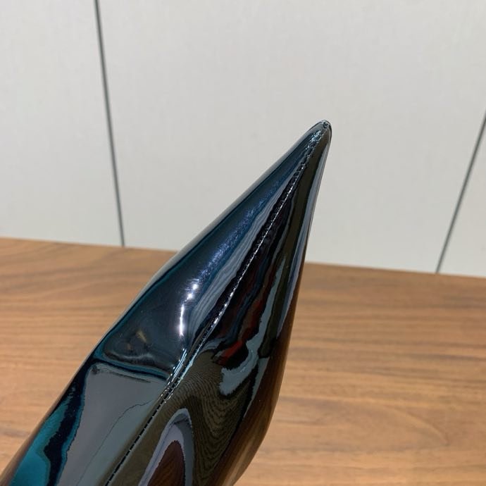 Сапоги кожаные с острым носком и высоким каблуком фото 2