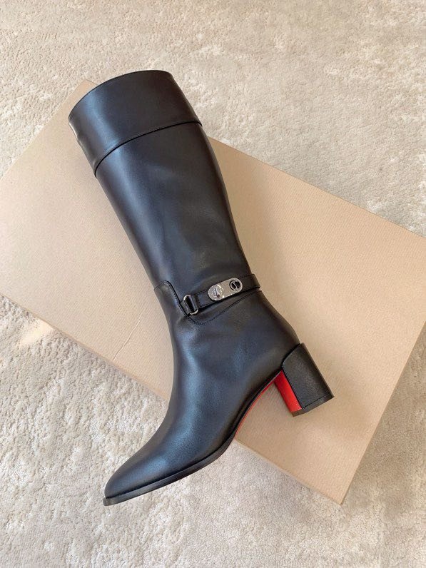 Сапоги кожаные женские на каблуке