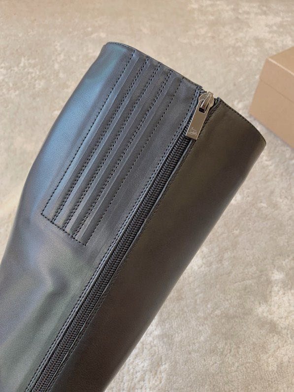 Boots leather women's on stud фото 2