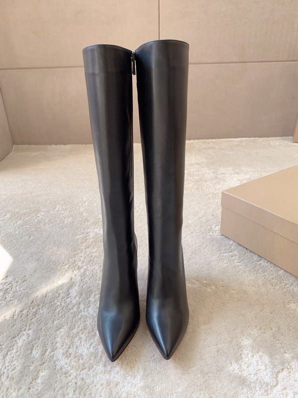 Boots leather women's on stud фото 4