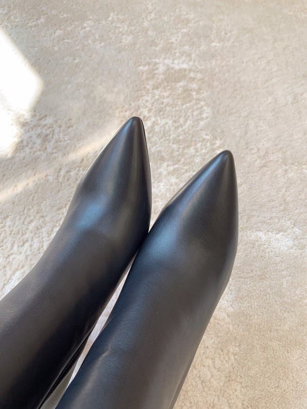 Boots leather women's on stud фото 6