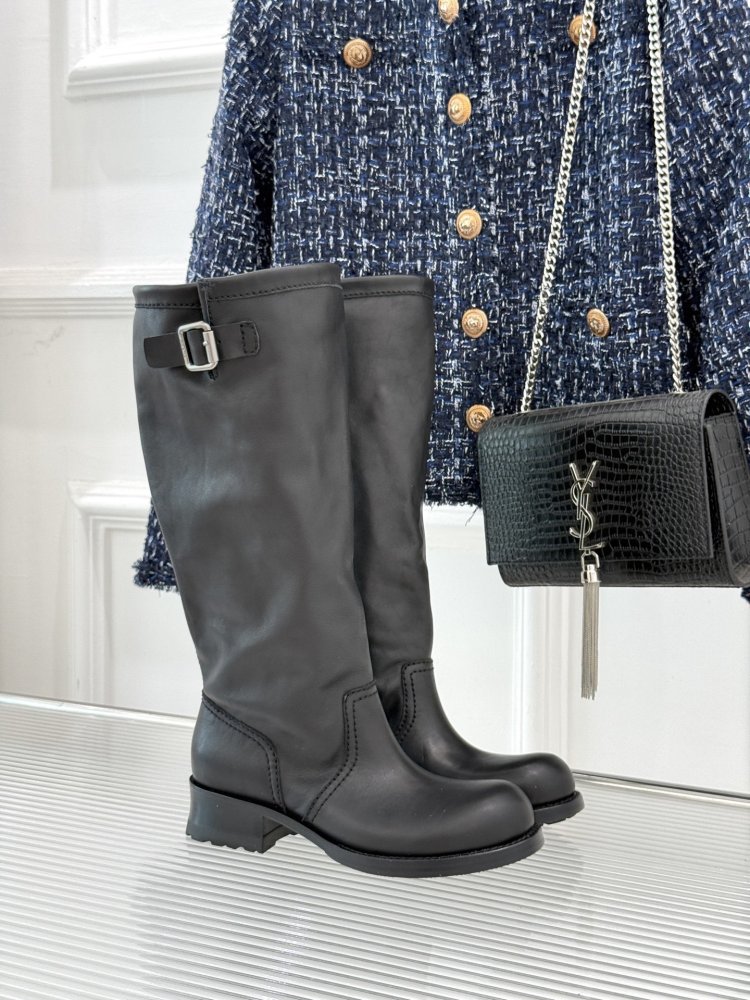 Чоботи шкіряні жіночі