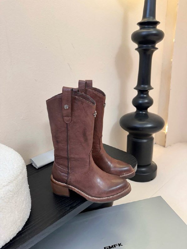 Boots leather women's