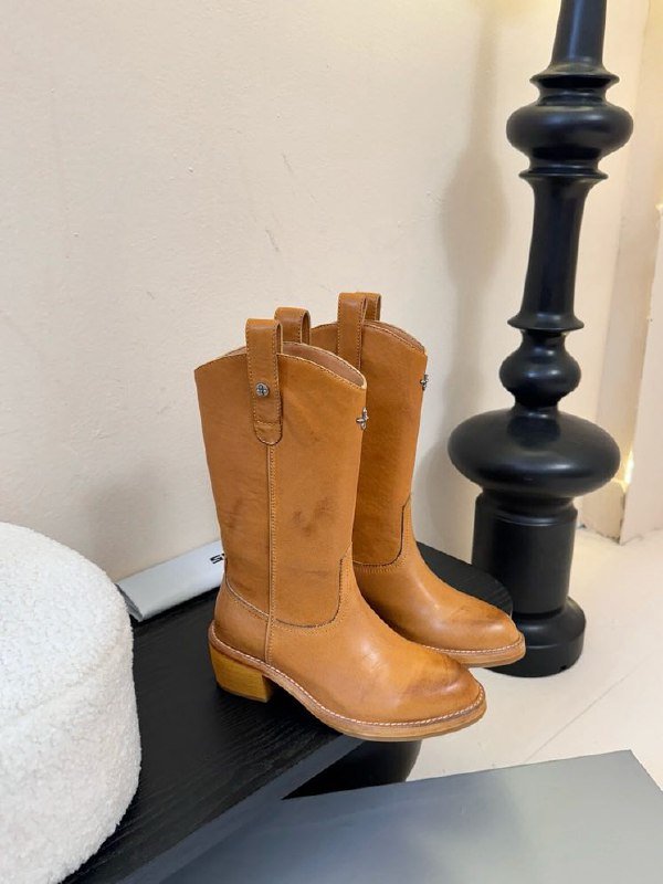 Чоботи шкіряні жіночі